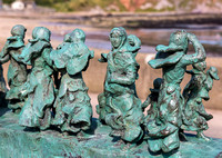 Jill Watson Widows & Bairns sculptures at Eyemouth